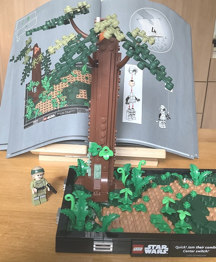 Emocjonująca scena z Powrotu Jedi w wersji LEGO - recenzja dioramy Pościg na ścigaczu przez Endor - ilustracja #6