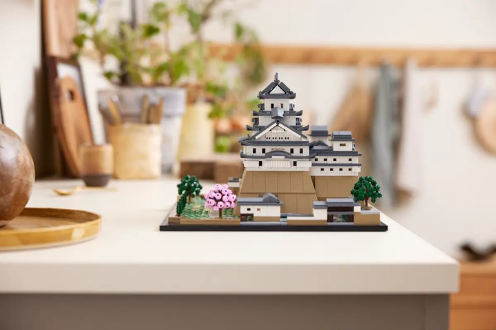 Ale cena za przepiękny zestaw LEGO Zamek Himeji! Kup przedpremierowo - ilustracja #1