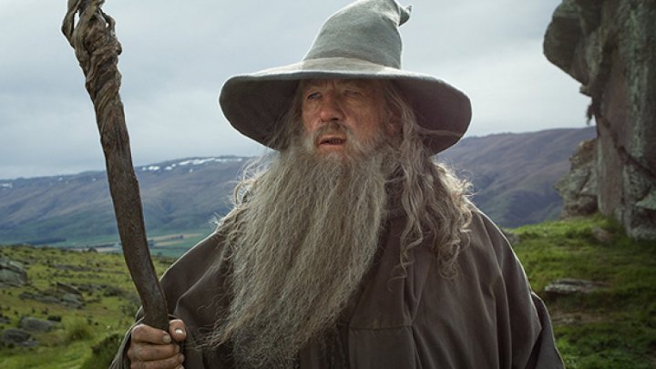 Istari pojawili się w Śródziemiu dopiero w Trzeciej Erze, zatem szanse na gościnny występ Iana McKellena w roli Gandalfa wyraźnie zmalały. - Serial Władca Pierścieni z akcją w Drugiej Erze - wiadomość - 2019-03-08