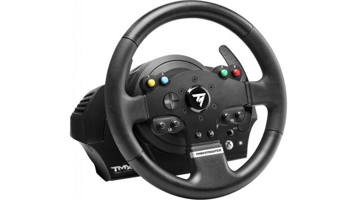 Dzięki kierownicy Thrustmaster zabawa ze ścigał kami stanie się przyjemniejsza. - Najciekawsze promocje sprzętowe na weekend 4 - 6 stycznia 2019 roku - wiadomość - 2019-01-04