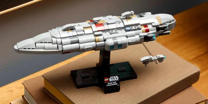 Źródło: LEGO; materiały promocyjne - Wygrał arcyważną bitwę w Powrocie Jedi i przewija się w serialach Star Wars. Lego Home One to zestaw, który jest teraz na topie - wiadomość - 2025-01-03