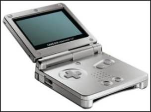 Game Boy Advance SP znika ze sklepowych półek jak świeże bułeczki - ilustracja #1