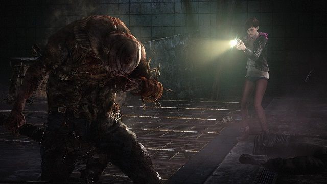 Resident Evil: Revelations 2 – Moira potrafi oślepiać wrogów światłem latarki. - Resident Evil: Revelations 2 na PC z modem umożliwiającym zabawę w lokalnym co-opie - wiadomość - 2015-03-01