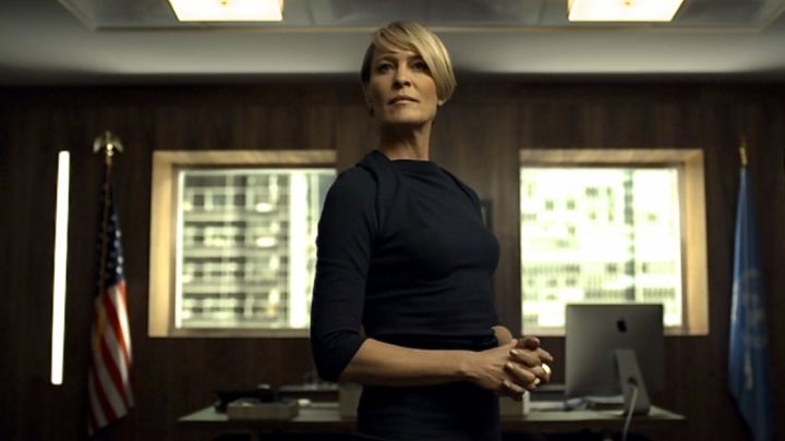 Claire Underwood już w piątej serii wyszła z cienia swojego męża – teraz zaś całkowicie zajmie jego miejsce jako główna bohaterka. - Finał House of Cards z teaserem i przybliżoną datą premiery - wiadomość - 2018-03-05