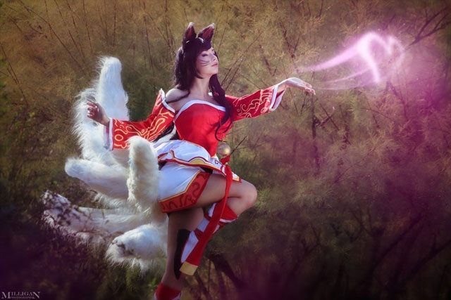 Źródło: Revien Fiennes - Najlepsze cosplaye – Ahri z gry League of Legends - wiadomość - 2015-02-22