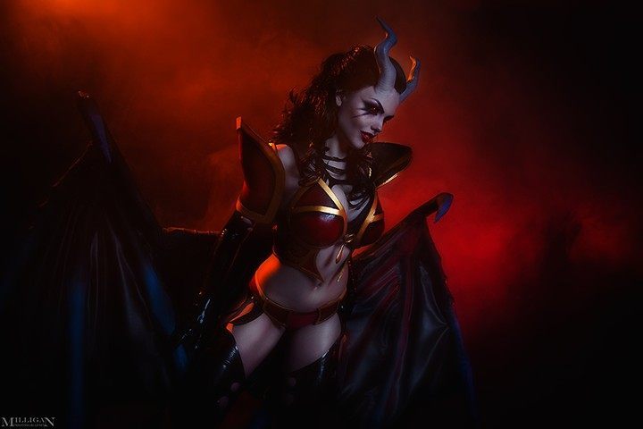 Źródło: Fenix Fatalist i Milligan Vick - Najlepsze cosplaye - Queen of Pain z Dota 2 - wiadomość - 2016-07-10