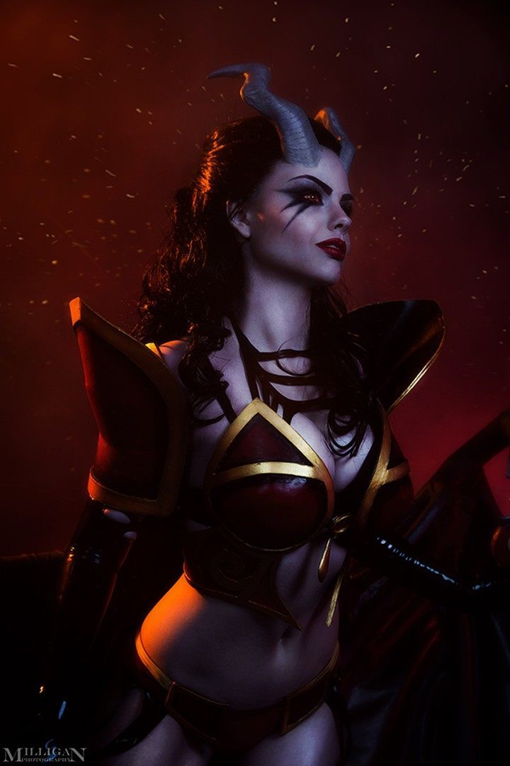 Najlepsze cosplaye - Queen of Pain z Dota 2 - ilustracja #5