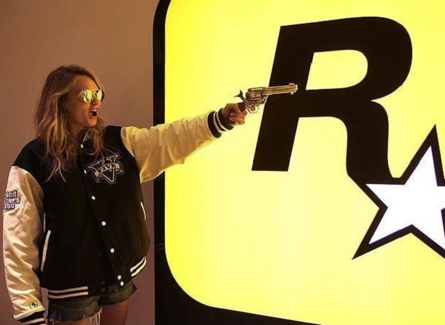 Cara Delevingne w siedzibie Rockstar Games. - Grand Theft Auto V na  PC, XOne oraz PS4 będzie miało zaktualizowane stacje radiowe? - wiadomość - 2014-09-01