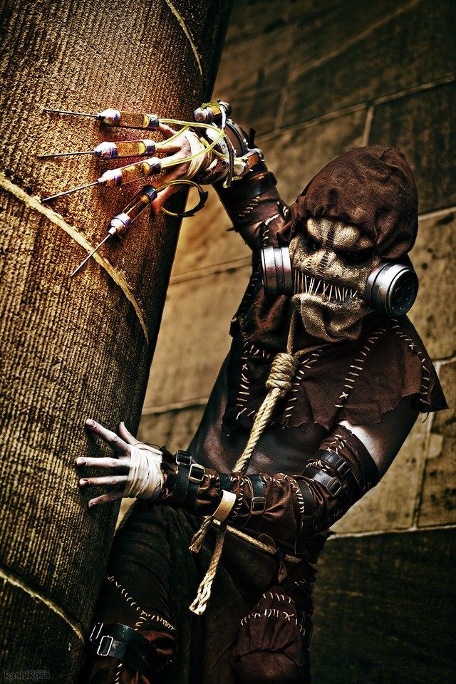 Źródło: IronMask90 - Najlepsze cosplaye – Scarecrow z Batman: Arkham Asylum - wiadomość - 2013-12-02