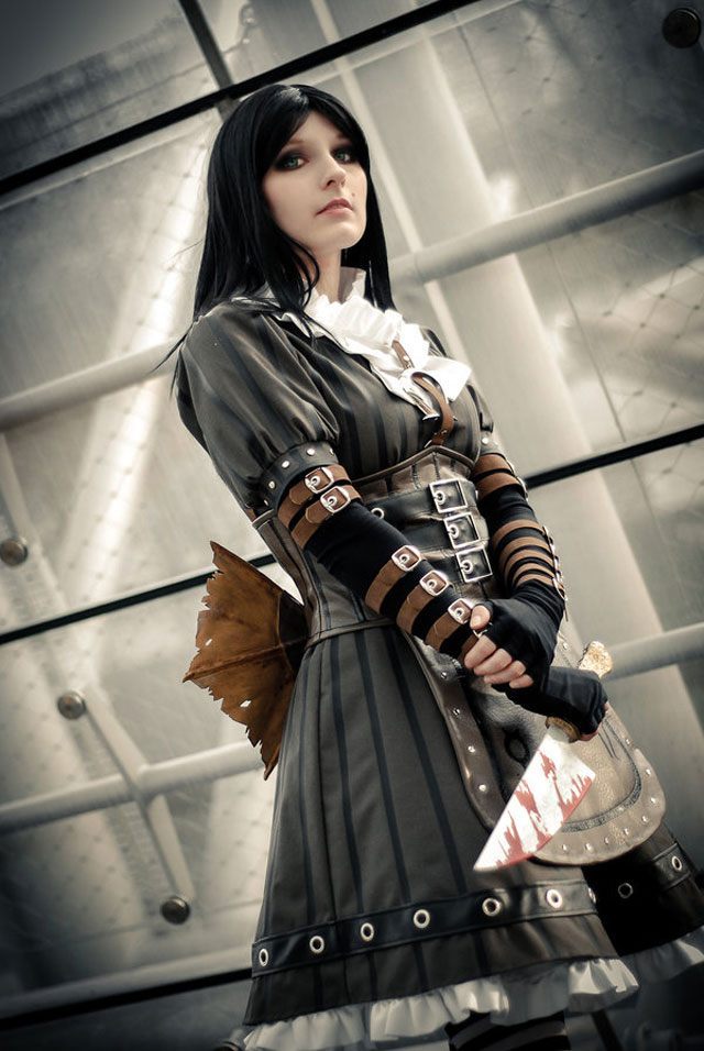 Źródło: Zhenya-Chan - Najlepsze cosplaye - Alicja z gry Alice: Madness Returns - wiadomość - 2014-05-13