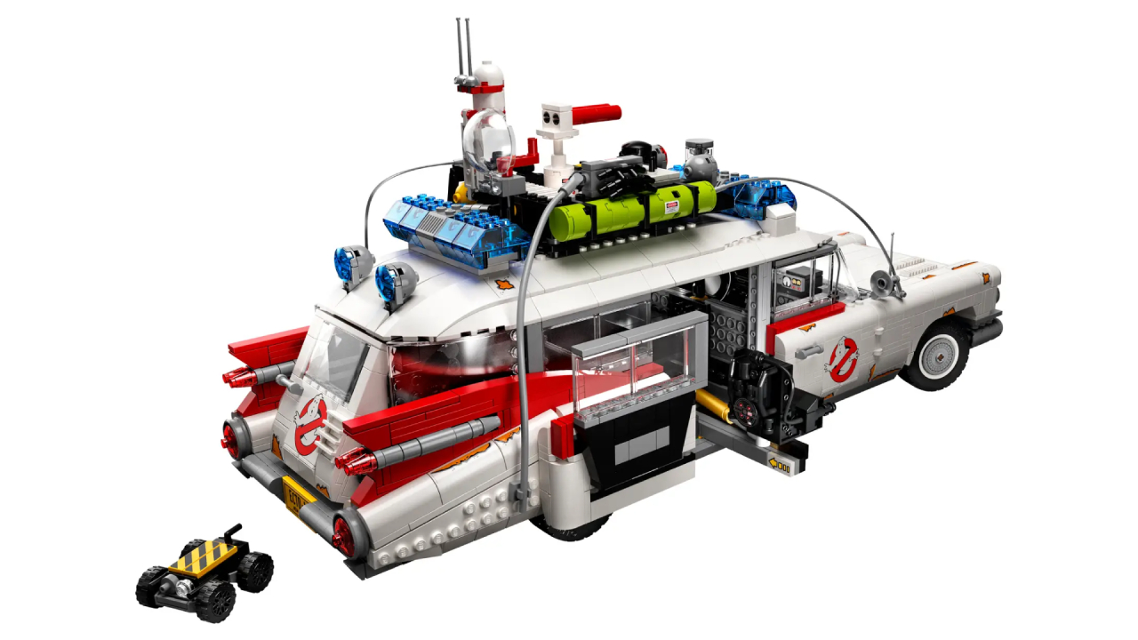 Źródło: Materiały promocyjne LEGO.pl - Tej ogromnej, wiernie odwzorowanej replice ECTO-1 Pogromców duchów od LEGO trudno się oprzeć. Zwłaszcza w tak upiornie dobrej promocji - wiadomość - 2024-04-15