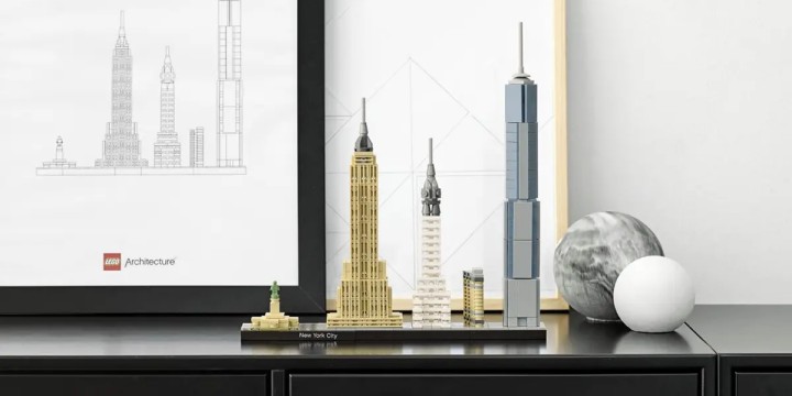 Źródło: LEGO; materiały promocyjne - Ikony Nowego Jorku, które od razu rozpoznacie, mogą zagościć na waszym biurku. Ten zestaw LEGO wspiął się na podium bestsellerów Amazona - wiadomość - 2025-03-17