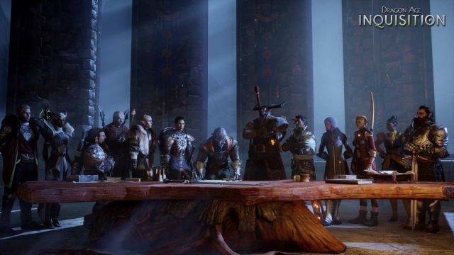 Inkwizytor w otoczeniu dziewięciu członków drużyny i swoich doradców. - Dragon Age: Inkwizycja – kompendium wiedzy [Aktualizacja #17: Intruz, GOTY Edition, patche 10 i 11] - wiadomość - 2015-10-13