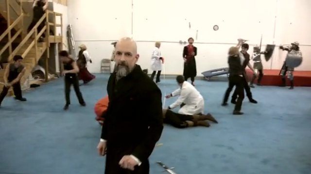 Neal Stephenson zbiera pieniądze na CLANG – grę o walce na miecze. Gabe Newell gościnnie jako kowal - ilustracja #1