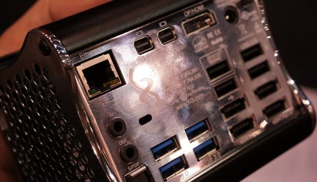 Piston posiada sporo portów. - Valve i Xi3 tworzą razem komputer. Steam Box staje się faktem? - wiadomość - 2013-01-08