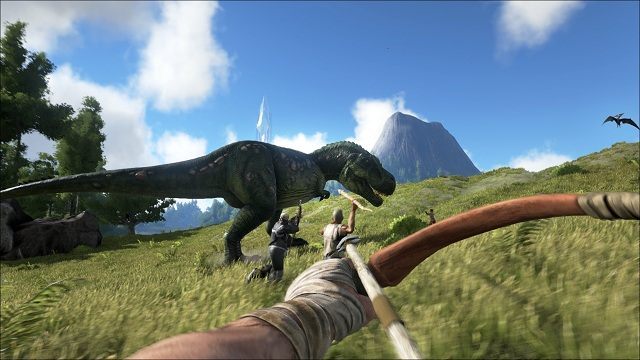 Będziemy mogli walczyć z innymi graczami, jednak na wyspie opanowanej przez dinozaury lepszym rozwiązaniem jest współpraca. - Dziś premiera ARK: Survival Evolved we Wczesnym Dostępie - zobacz długi fragment rozgrywki - wiadomość - 2015-06-02