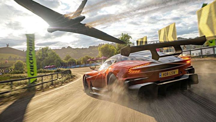 Forza Horizon 4 ze świetnym otwarciem. - Forza Horizon 4 najszybciej sprzedającą się grą w serii - wiadomość - 2018-10-08