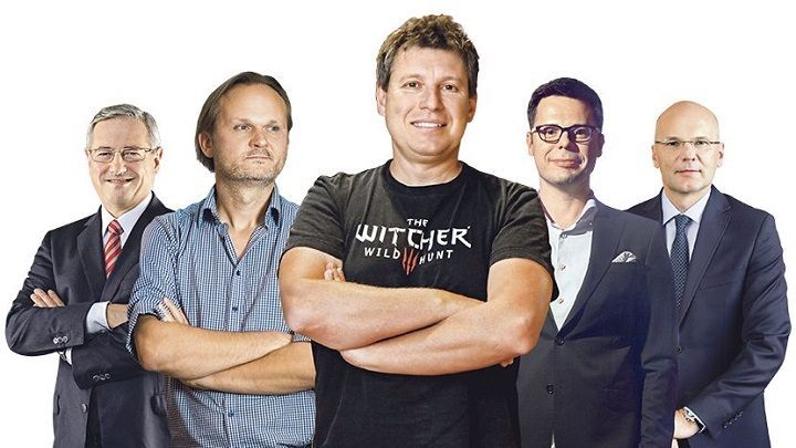 Adam Kiciński (w środku) oraz Grzegorz Miechowski (drugi od lewej) mają powody do zadowolenia. - CD Projekt zwycięzcą rankingu Giełdowa Spółka Roku - wiadomość - 2017-03-21