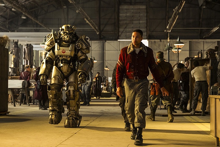 Fallout, Geneva Robertson-Dworet i Graham Wagner, Amazon Prime Video, 2024 - Od premiery 2. sezonu Fallouta na Prime Video dzieli nas tylko kilka miesięcy. Tak wygląda kultowe miasto na nowych zdjęciach - wiadomość - 2025-08-19