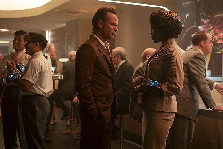 Fallout, Geneva Robertson-Dworet i Graham Wagner, Amazon Prime Video, 2024 - Od premiery 2. sezonu Fallouta na Prime Video dzieli nas tylko kilka miesięcy. Tak wygląda kultowe miasto na nowych zdjęciach - wiadomość - 2025-08-19