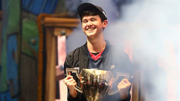 Zwycięzcą turnieju okazała się 16-letni Kyle „Bugha” Giersdorf. - 16-latek wygrywa 3 mln dolarów w Fortnite World Cup - wiadomość - 2019-07-29