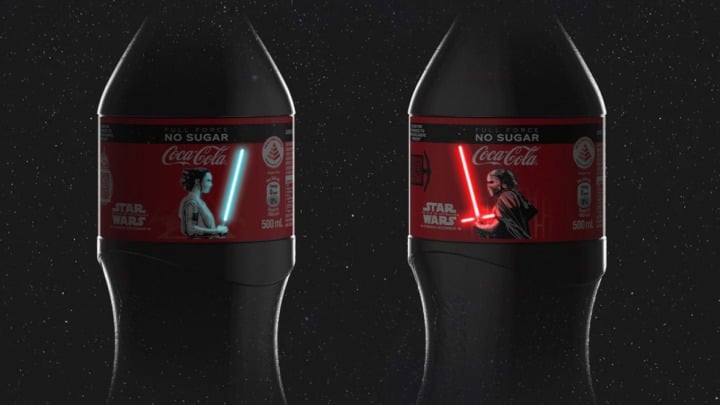 Etykiety z Rey i Kylo Renem nie są tak urocze jak Baby Yoda, ale robią wrażenie. - Świecące butelki Coca-Coli promują Star Wars - wiadomość - 2019-12-09