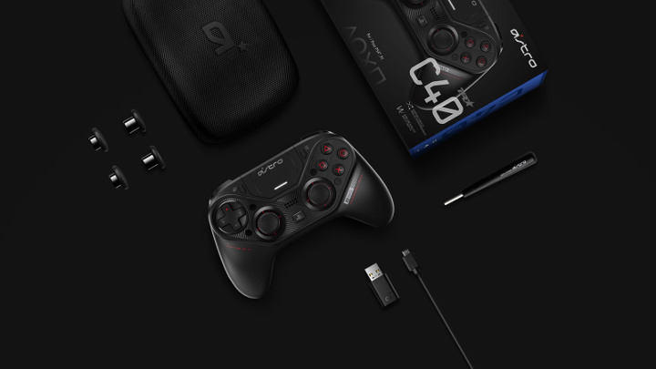 Tak prezentuje się Astro C40 TR wraz z akcesoriami. - Astro C40 TR Controller – nowy pad do PS4 i PC dla profesjonalnych graczy - wiadomość - 2018-11-19