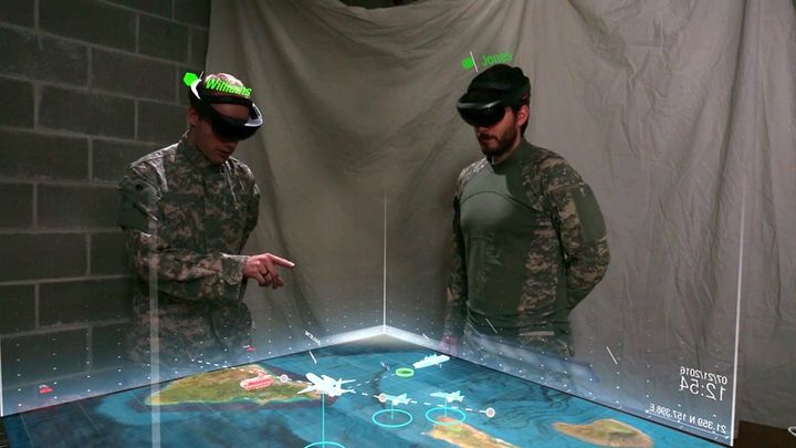 W ramach umowy Microsoft m.in. udostępni amerykańskiej armii sto tysięcy urządzeń HoloLens, wzbogaconych o sensory termiczne i noktowizory. - Pracownicy Microsoftu protestują przeciwko współpracy z armią USA - wiadomość - 2019-02-25