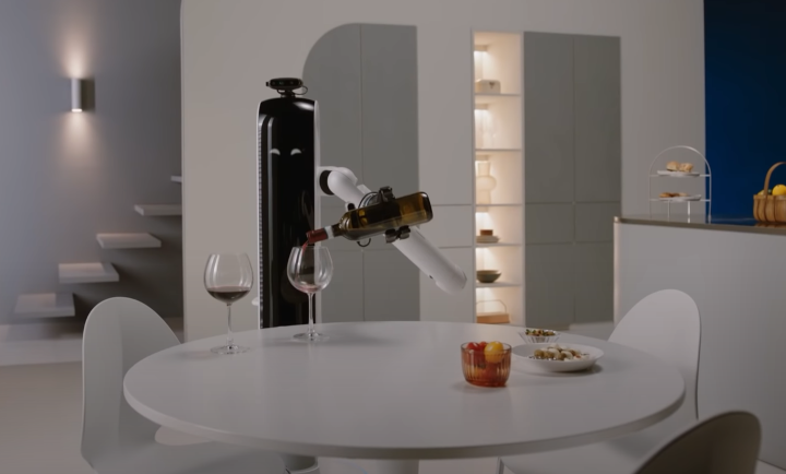 Roboty na CES 2021 sprzątają, nalewają wino i robią za zwierzaki - ilustracja #2