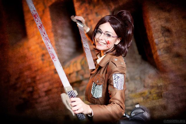 Źródło: Alien Orihara - Najlepsze cosplaye –  Hange Zoe z Attack on Titan - wiadomość - 2013-12-05