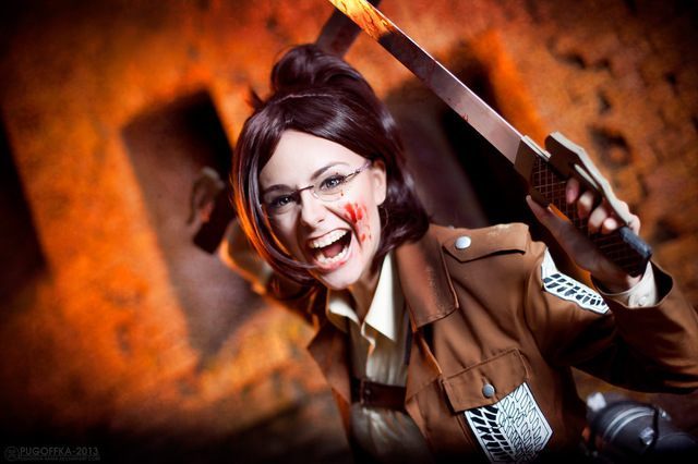 Najlepsze cosplaye –  Hange Zoe z Attack on Titan - ilustracja #5