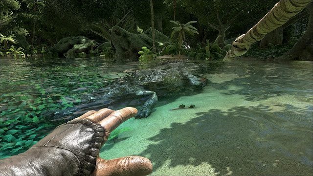 Marsz z włócznią prosto na olbrzymiego krokodyla to chyba nie najlepszy pomysł. - Twórcy Ark: Survival Evolved wyznaczyli nagrodę za wskazanie oszustów - wiadomość - 2015-06-25
