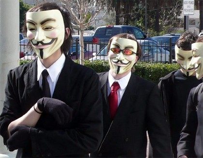 Czternastu członków hakerskiej grupy Anonymous w areszcie - ilustracja #1