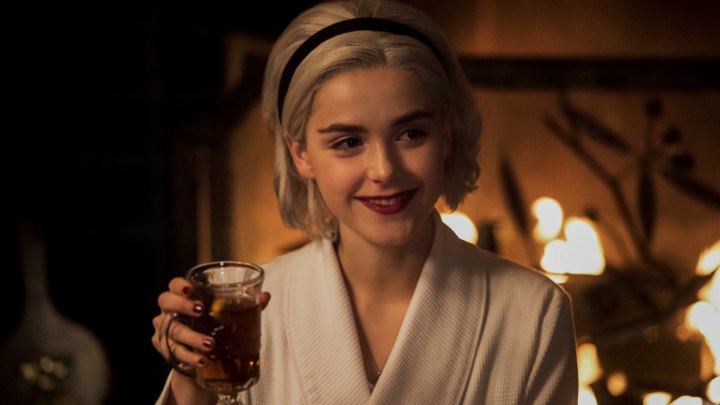 Serial zbiera pozytywne recenzje wśród widzów i krytyków. - Chilling Adventures of Sabrina – będą kolejne dwie części serialu - wiadomość - 2018-12-19