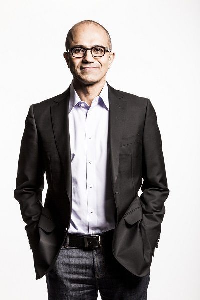 Satya Nadella zastępuje Steve’a Ballmera na stołku dyrektora kreatywnego.