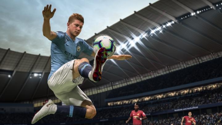 W FIFA 19 spodziewać się można lepszej kontroli nad przyjęciem piłki oraz nowym systemem strzałów. - FIFA 19 – w sieci pojawił się pierwszy gameplay - wiadomość - 2018-07-25
