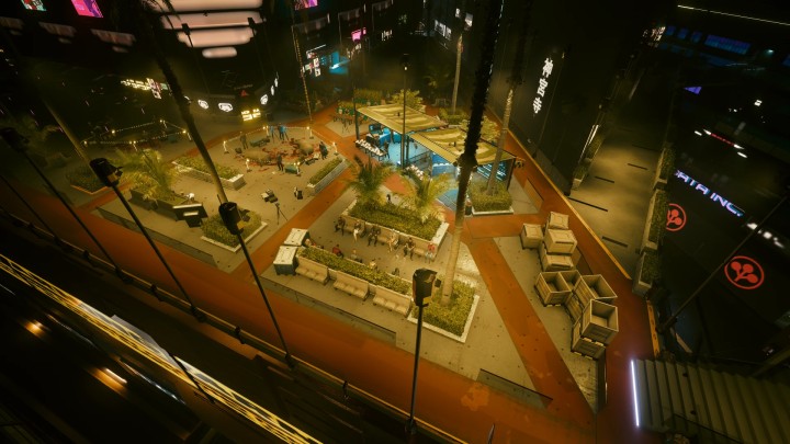 Bez zainstalowanego moda tutaj jest prawie pusto i trudno się dostać. Źródło: Nexus Mods, TheRealJonCross - Cyberpunk 2077 ma sporo porzuconych lokacji, które teraz doczekały się poprawek. Odwiedźcie strzelnicę, basen i nowy sektor Corpo Plazy - wiadomość - 2025-07-16