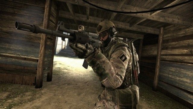 Valve przyznało, że zmiany w celności pistoletów i karabinów okazały się chybionym pomysłem. - Valve wycofuje zmiany w rozgrywce Counter-Strike: Global Offensive - wiadomość - 2015-12-16