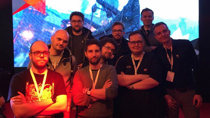 Nasza ekipa z WGW (prawie) w komplecie. Dzięki, że do nas wpadliście! - Targi T-Mobile Warsaw Games Week odwiedziło ponad 24 tysiące osób. Dziękujemy za wizytę na naszym stoisku! - wiadomość - 2016-10-19