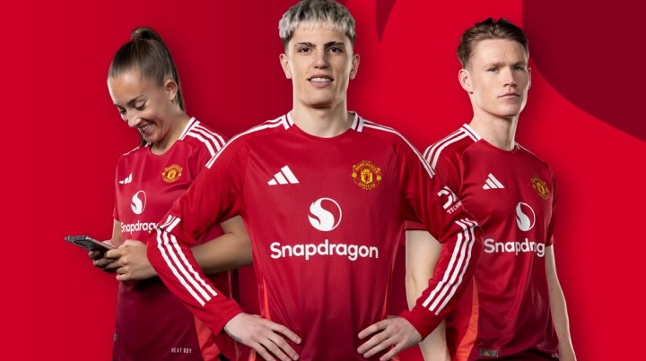 Nowy pomysł Qualcomma na promocję procesorów. | Źródło: Qualcomm - Qualcomm umieścił logo Snapdragona na koszulkach Manchesteru United. To mogło kosztować nawet 300 mln złotych - wiadomość - 2024-07-03