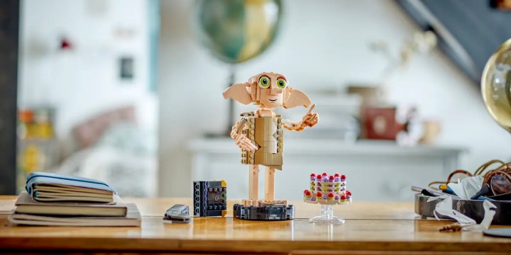 Źródło: LEGO; materiały promocyjne - Moja ulubiona postać z Harry’ego Pottera ma swoją wersję LEGO. Skrzat domowy Zgredek to zestaw, w którym nie sposób się nie zakochać - wiadomość - 2024-04-17