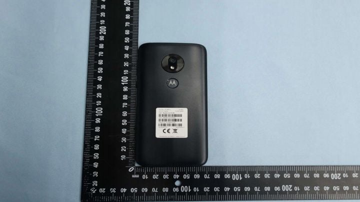 To jedno z pierwszych zdjęć Motoroli Moto G7 Play. - Motorola szykuje ciekawy smartfon ze średniej półki. Niestety – z notchem - wiadomość - 2018-11-27