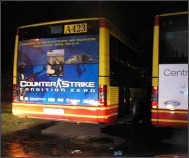 Counter-Strike: Condition Zero na warszawskich autobusach - ilustracja #2