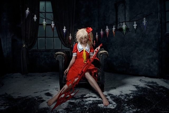 Źródło: Tenori-Tiger - Najlepsze cosplaye - Flandre Scarlet - wiadomość - 2013-05-09