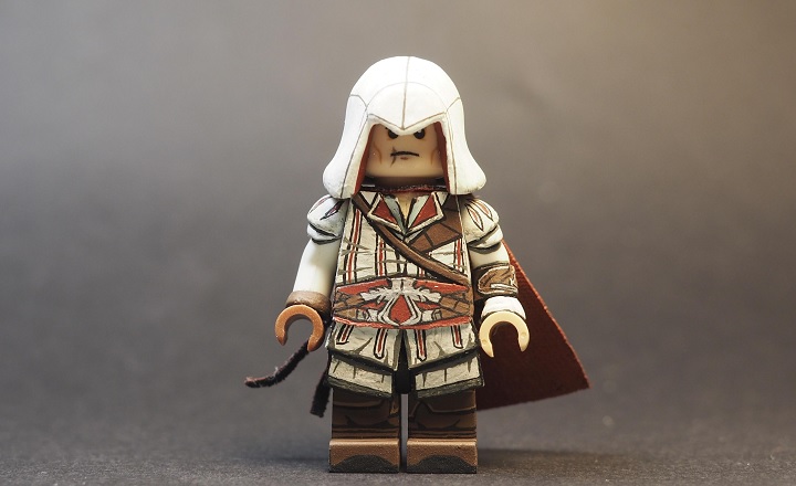 Poszczególne elementy kostiumów postaci autor przygotowuje od podstaw lub modyfikuje dostępne elementy. - LEGO Assassins Creed – imponujące dzieła fana serii - wiadomość - 2020-02-11