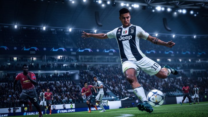 Twórcy zapewniają, że wyeliminowali opóźnienia w grze sieciowej. - FIFA 19 bez lagów w nowej aktualizacji - wiadomość - 2018-12-19