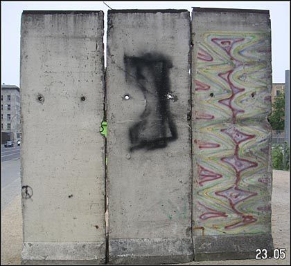 Berliński mur w World in Conflict z certyfikatem autentyczności - ilustracja #4