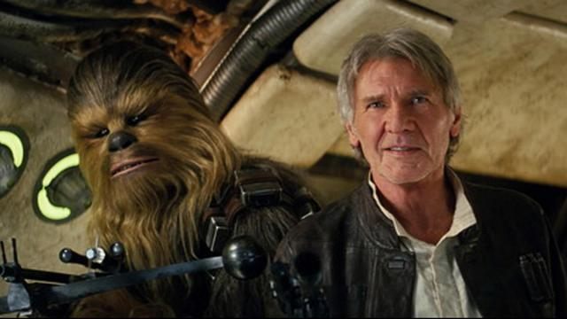 Han Solo oraz Chewbaca 30 lat po premierze i zakończeniu Powrotu Jedi wciąż są w świetnej formie. - Nocna premiera filmu Gwiezdne wojny: Przebudzenie Mocy - wiadomość - 2015-12-17