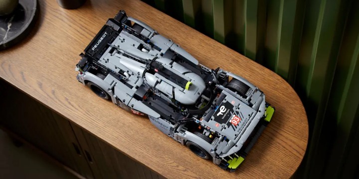 Źródło: LEGO; materiały promocyjne - W tym roku brał udział w Le Mans, a teraz jest dostępny w ofercie LEGO. Peugeot 9X8 od razu skradł moje serce wyglądem i niską ceną - wiadomość - 2024-10-17