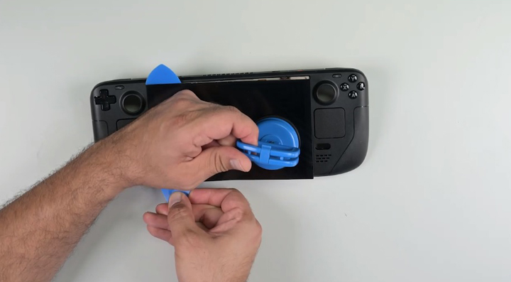 Steam Deck OLED i Legion Go rozebrane; przenośne konsole są całkiem dobre w naprawie - ilustracja #2